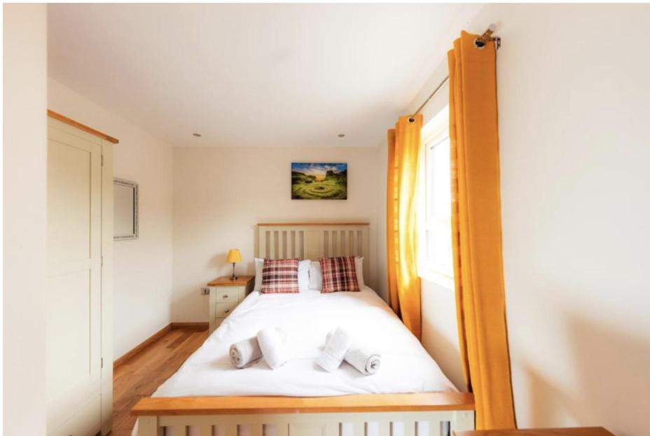 Luxury Cottage With Stunning Views Near Fairy Pools - School House 3 카보스트 외부 사진