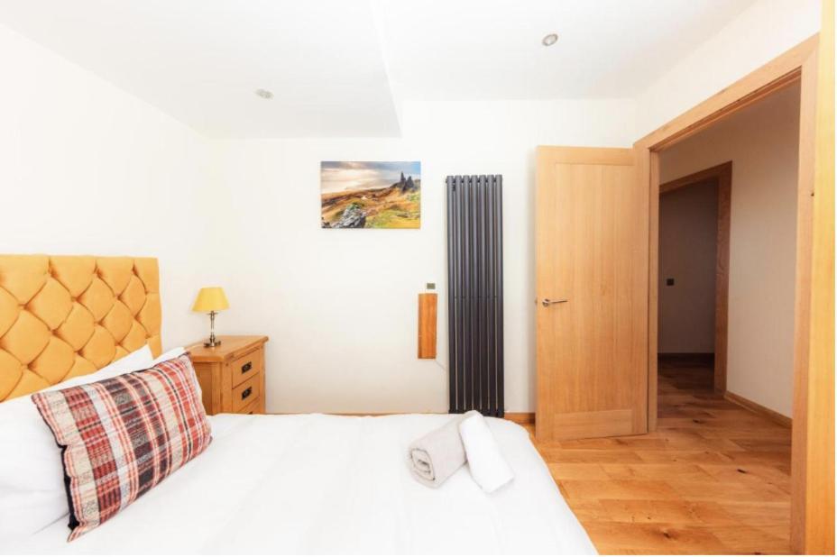 Luxury Cottage With Stunning Views Near Fairy Pools - School House 3 카보스트 외부 사진