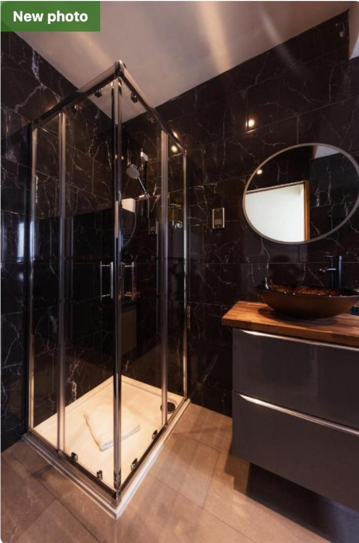 Luxury Cottage With Stunning Views Near Fairy Pools - School House 3 카보스트 외부 사진