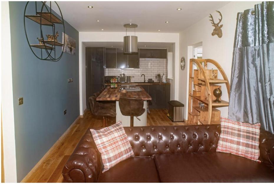 Luxury Cottage With Stunning Views Near Fairy Pools - School House 3 카보스트 외부 사진
