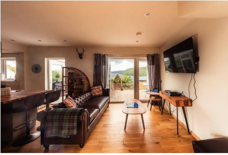 Luxury Cottage With Stunning Views Near Fairy Pools - School House 3 카보스트 외부 사진